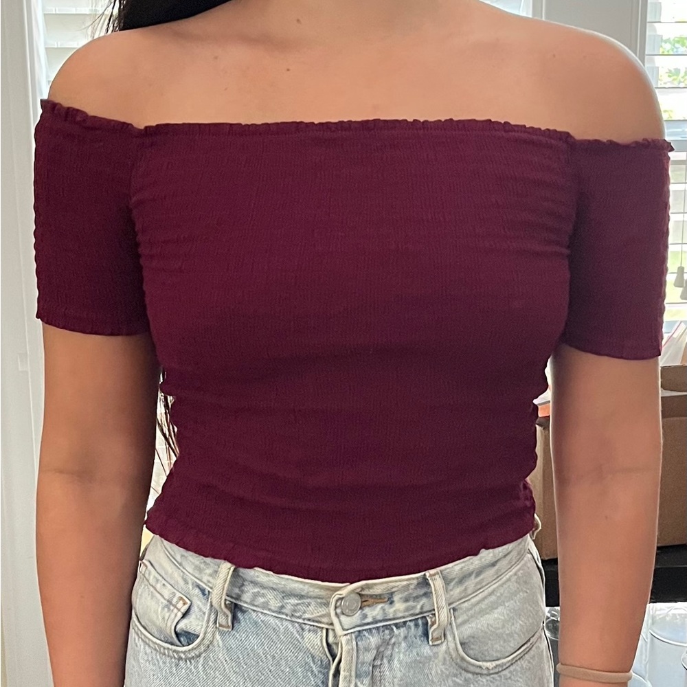 Maroon short sleeve cropped tee off the shoulder ruched fabric size M NWT